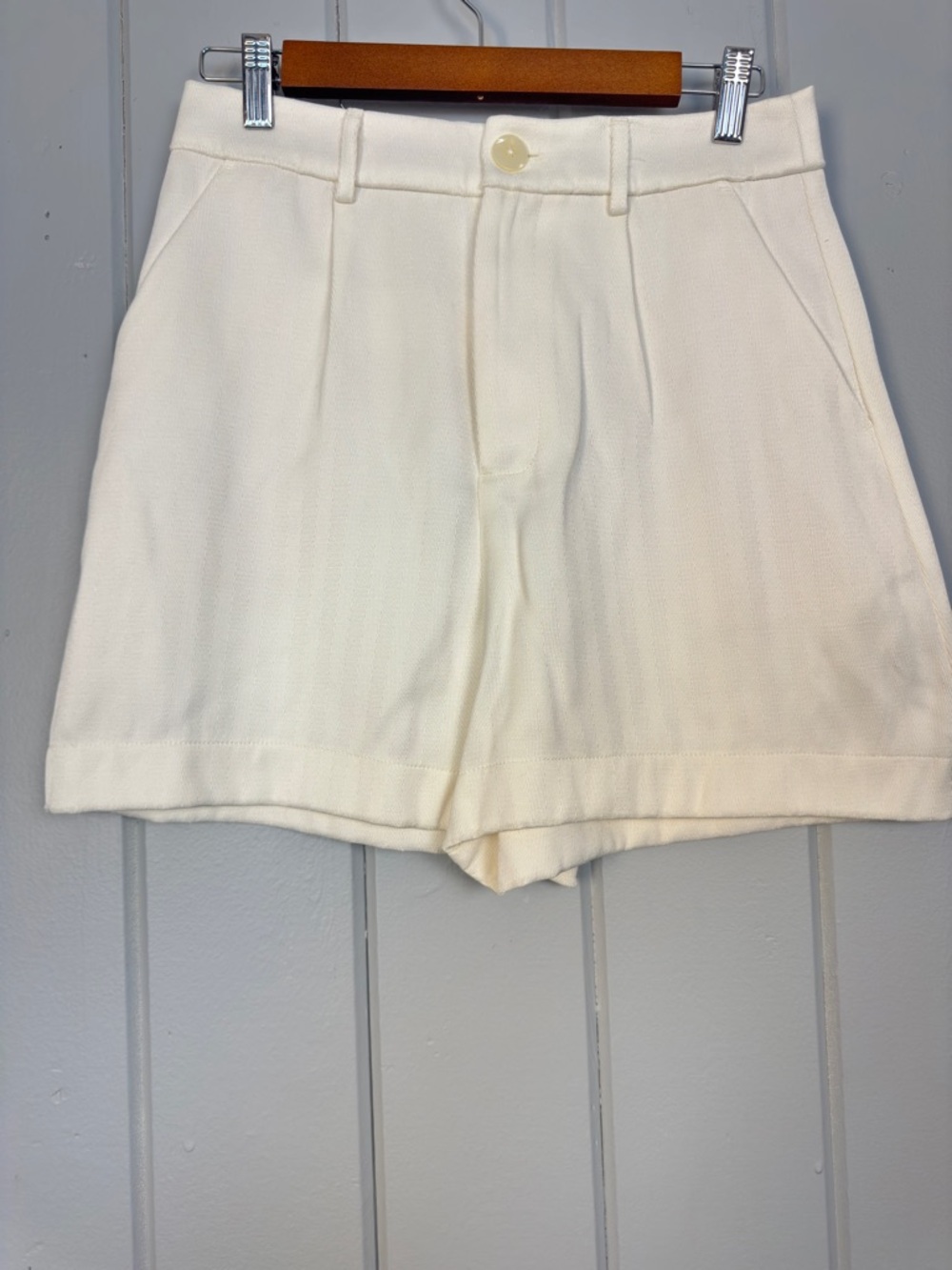 Scotch & Soda Amsterdam Summer Edition Cream Pleated Shorts Ecovero Viscose